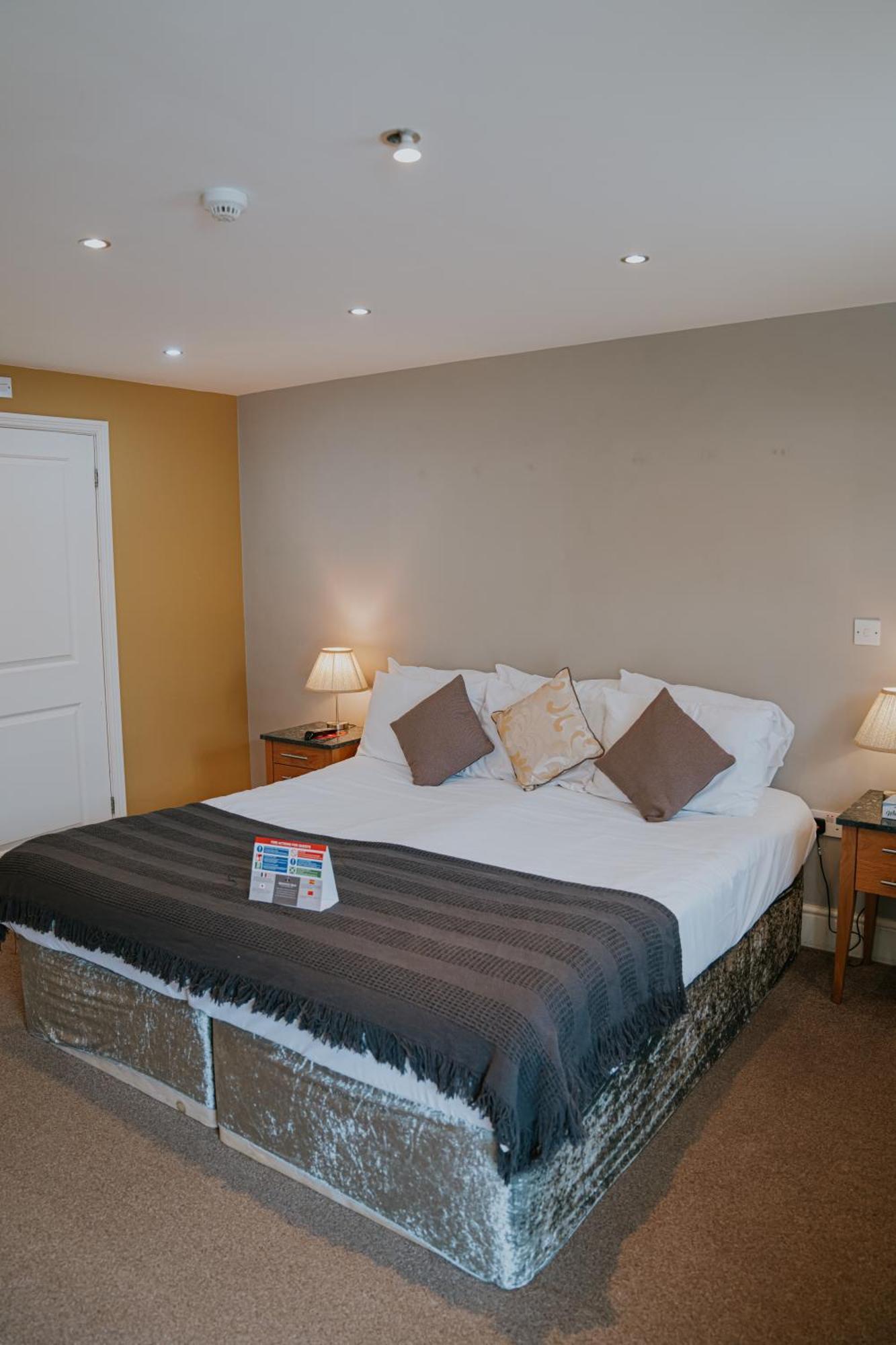 Hotel Redesdale Arms 3*